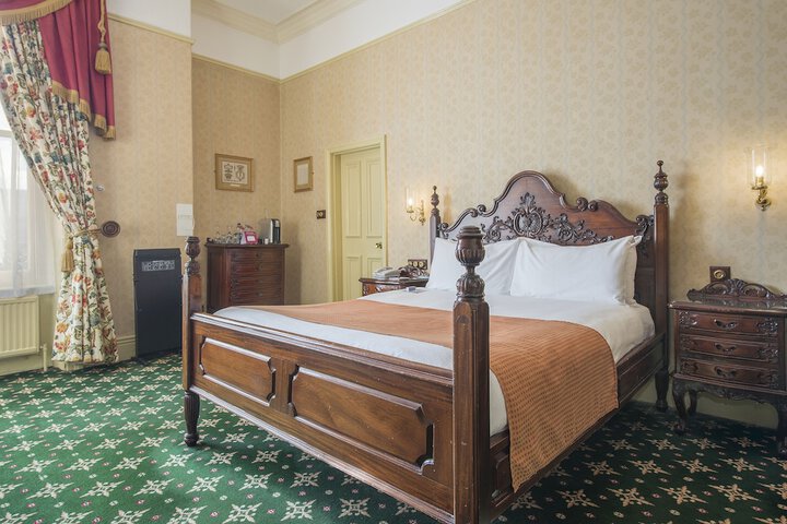 Room 25 of 114