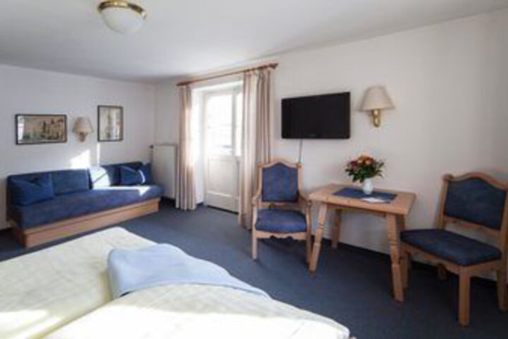 Room 17 of 30