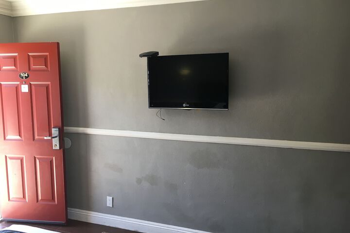 Room 9 of 24