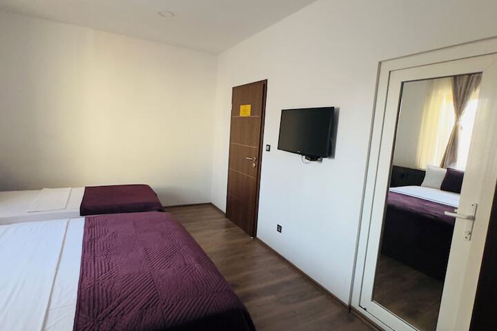 Room 29 of 40