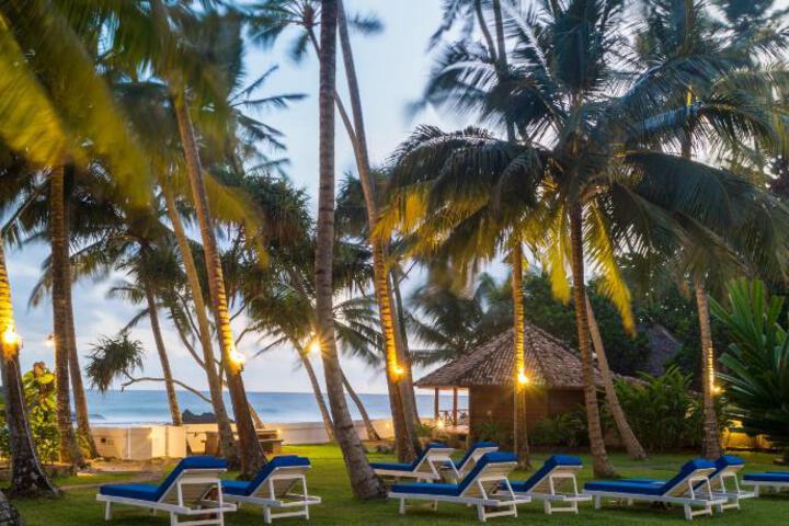 Rockside Cabanas Hotel