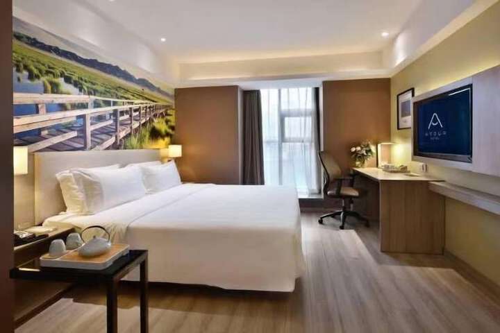 Room 7 of 13
