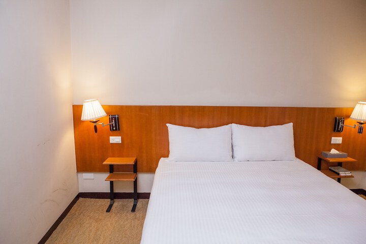 Room 84 of 203