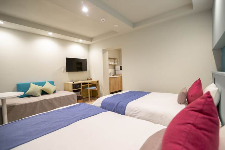 Room 6 of 22