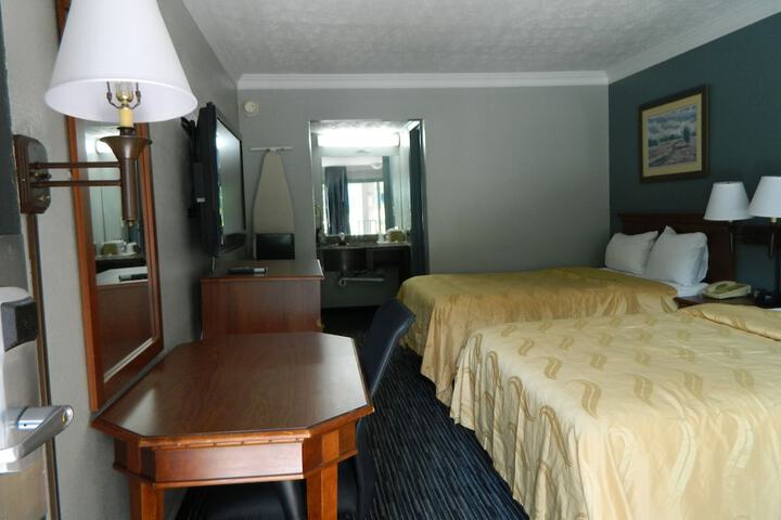 Standard Double Room (2 of 6)