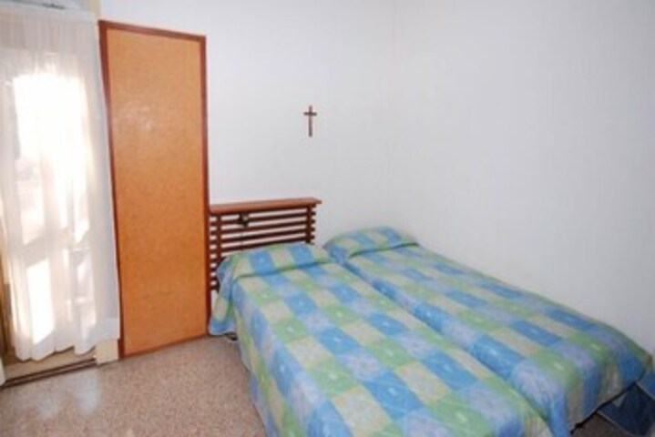 Room 10 of 30