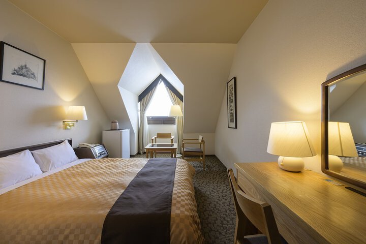 Room 13 of 51