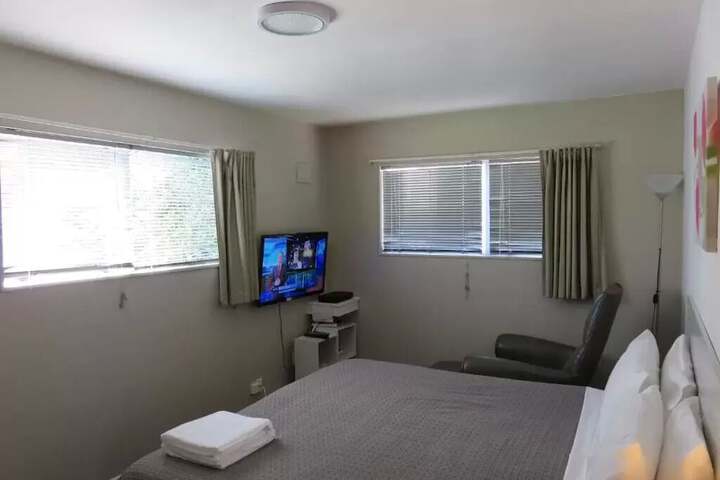 Room 12 of 41