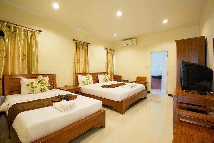 Room 9 of 36