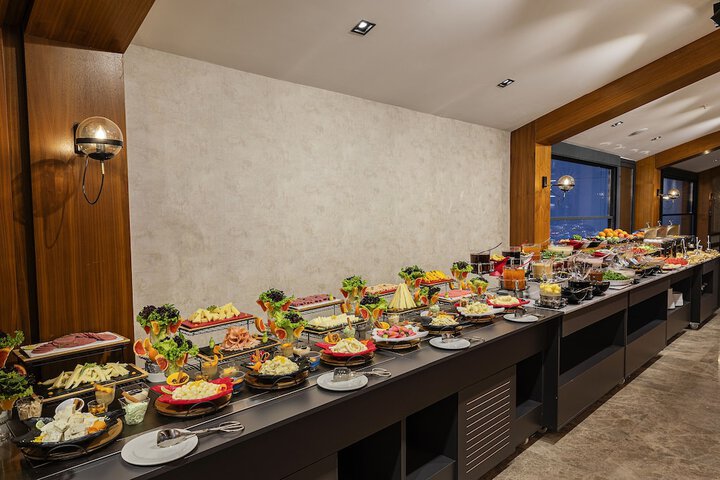 Dining 84 of 128