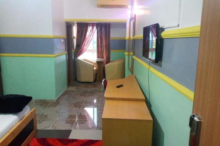 Room 15 of 23