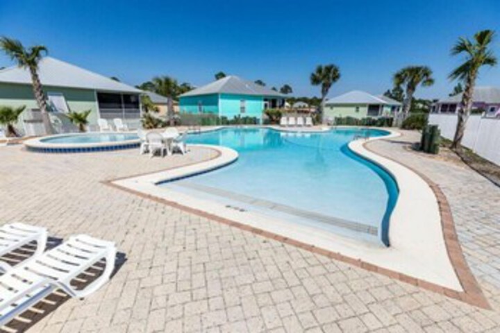 Pool 50 of 79