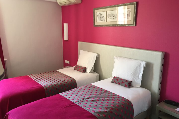 Room 7 of 61