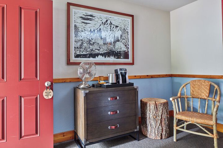 Room 32 of 192