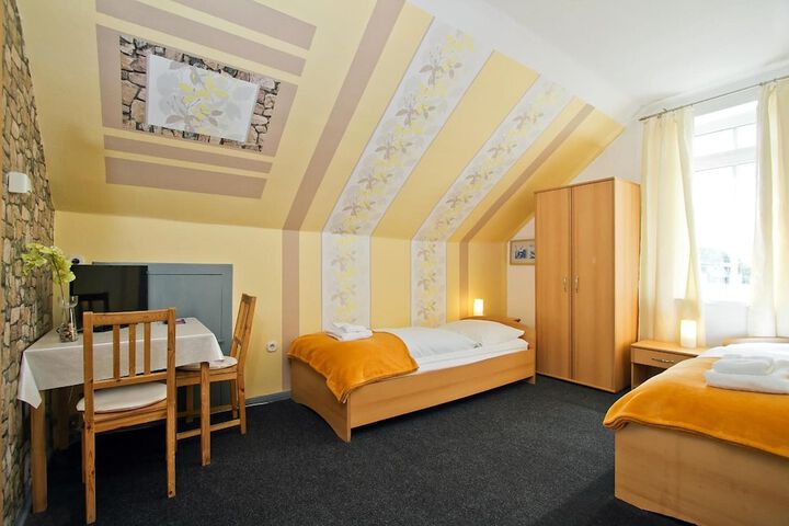 Room 21 of 29