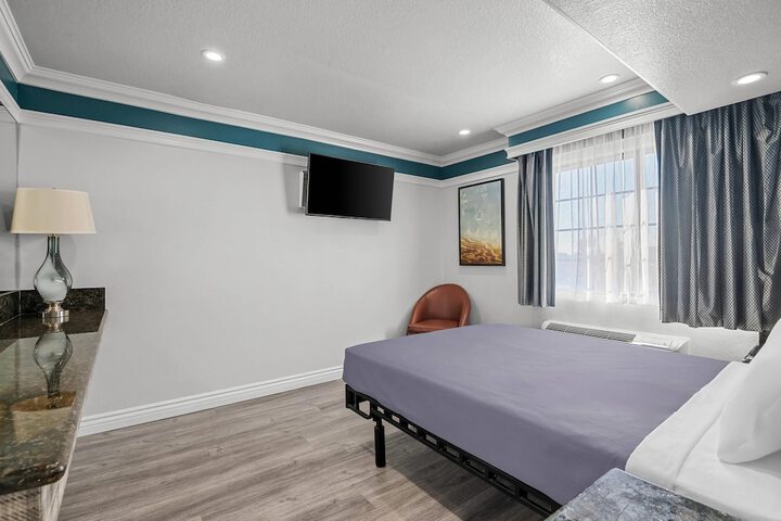 Room 25 of 31