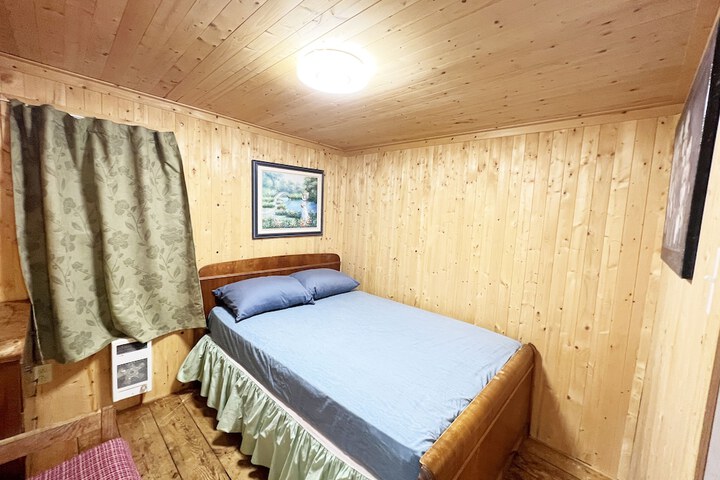 Room 7 of 68