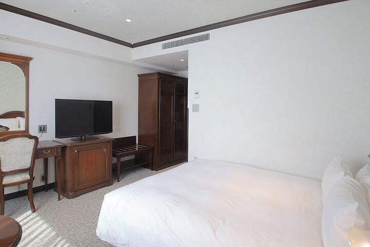 Room 22 of 59
