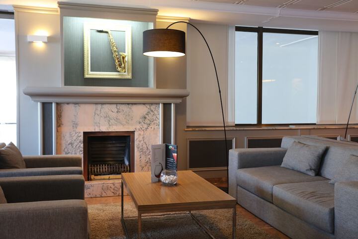Entrance & Lobby