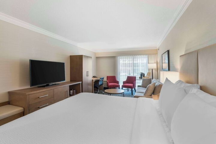 Room 21 of 76