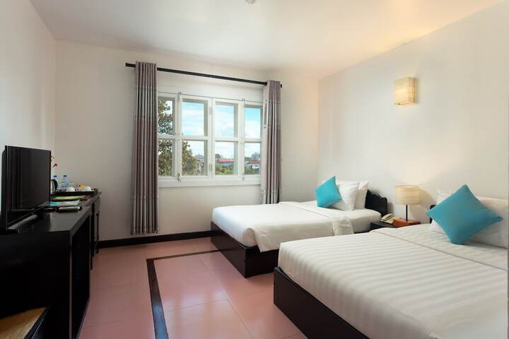 Room 5 of 49