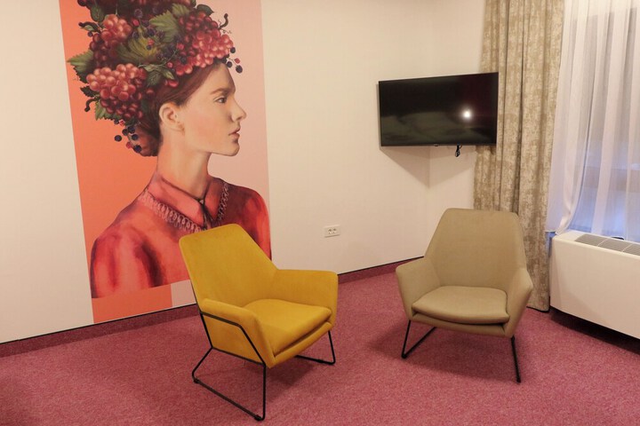 Room 11 of 17