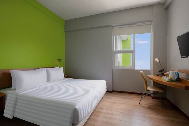 Room 3 of 27