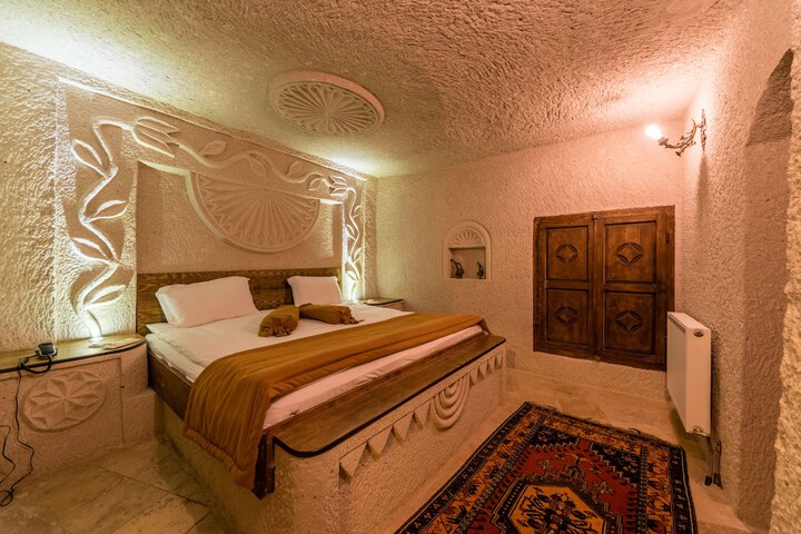 Room 24 of 179