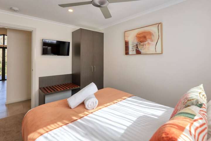 Room 27 of 150