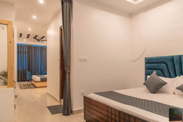 Room 8 of 53