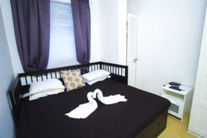 Room 11 of 23