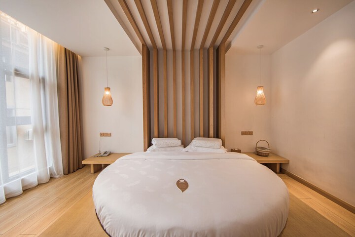 Room 33 of 149