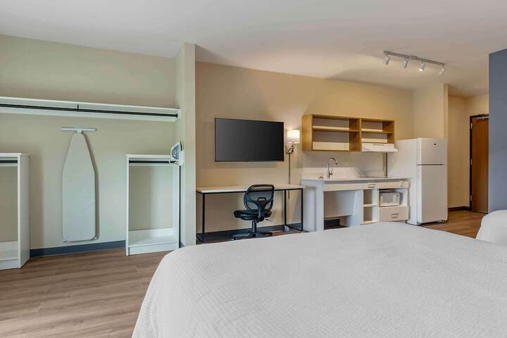 Room 35 of 73