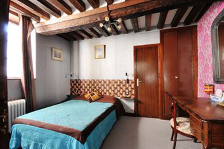 Room 12 of 20