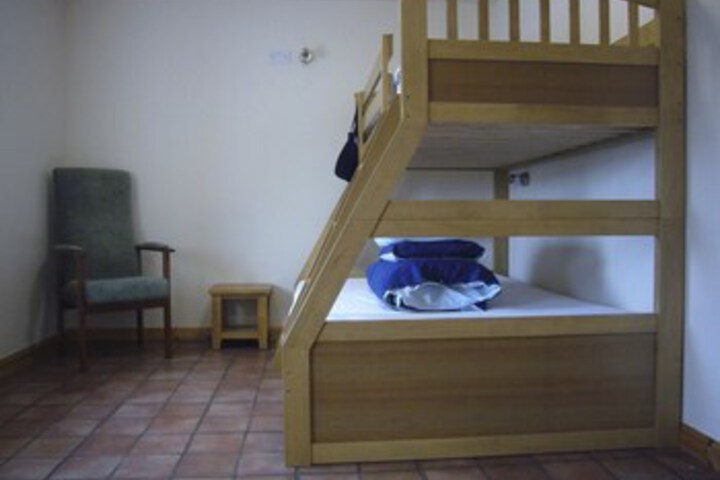 Room 106 of 162