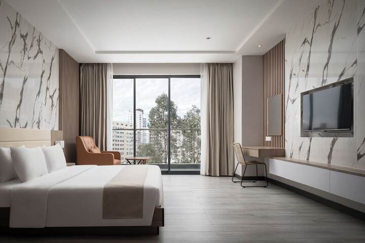 Room 12 of 46