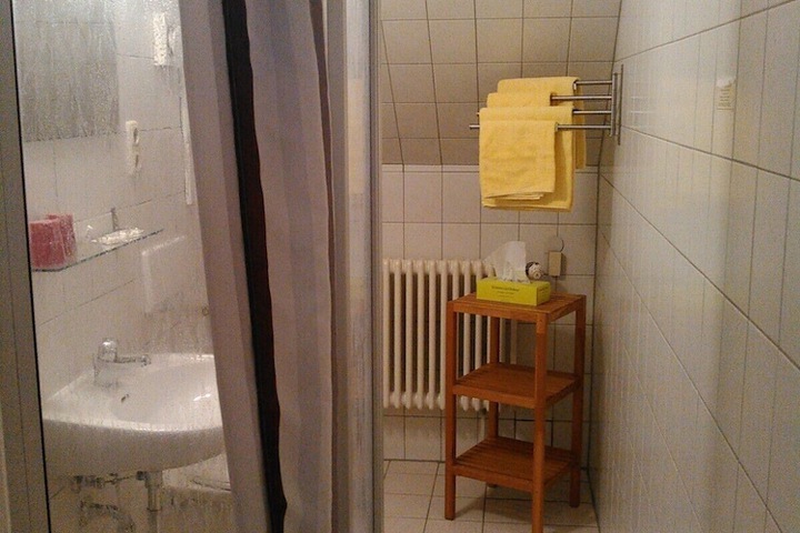 Room 30 of 35