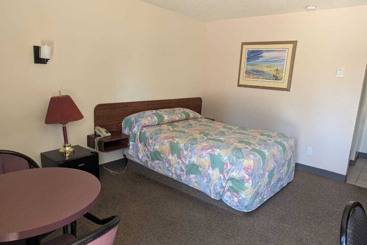 Room 2 of 6