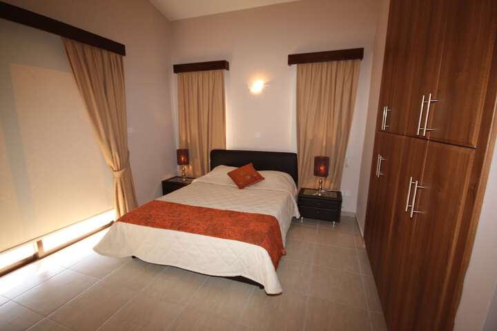Room 3 of 43