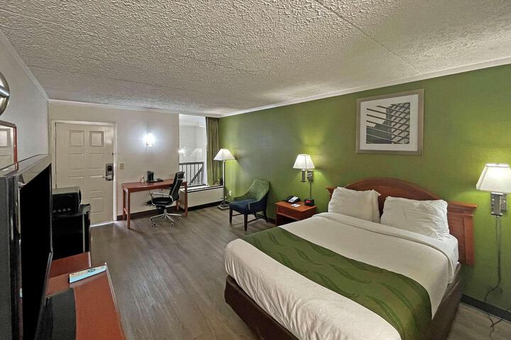 2 Double Beds (10 of 10)