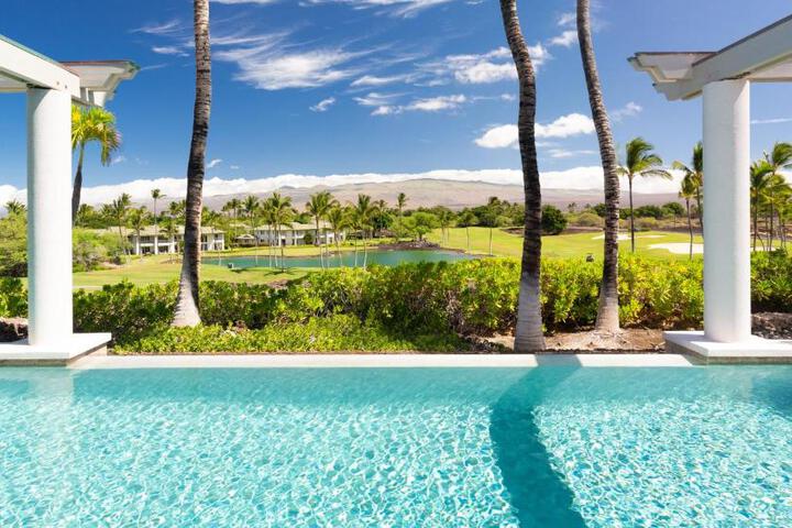 Image of ❤PiH❤ Champion View Retreat Private Infinity Pool PLUS Free Hilton Resort Passes