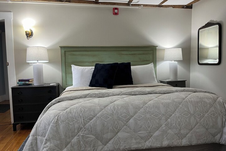 Room 12 of 64