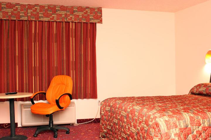 Room 8 of 48