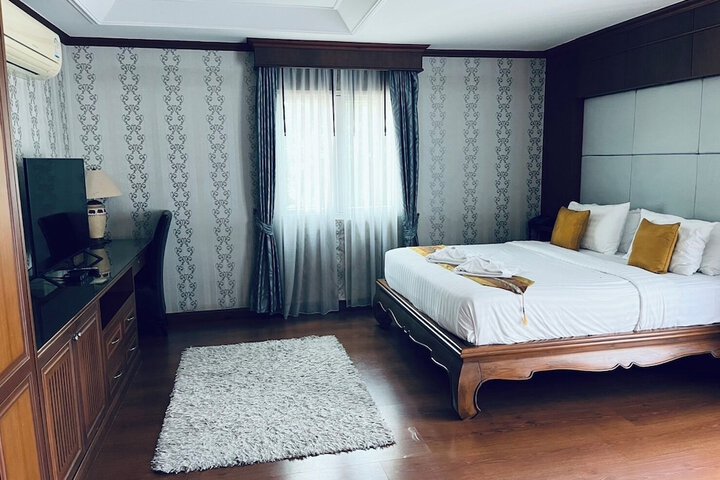 Room 7 of 112