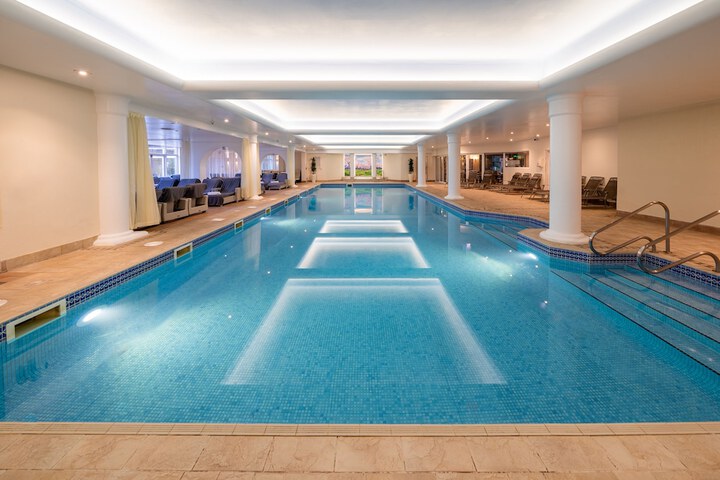 Hotel Pool