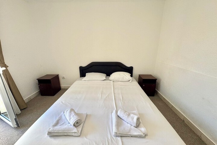 Room 8 of 73