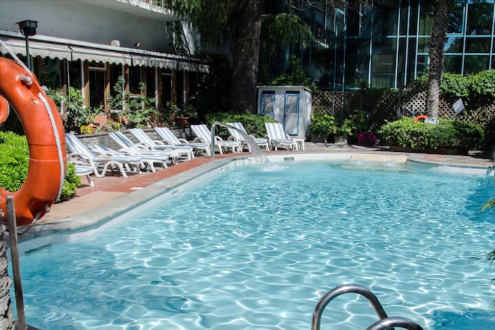 Hotel Pool