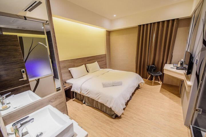 Room 18 of 31