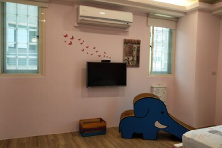Room 28 of 40