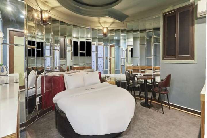 Room 20 of 44